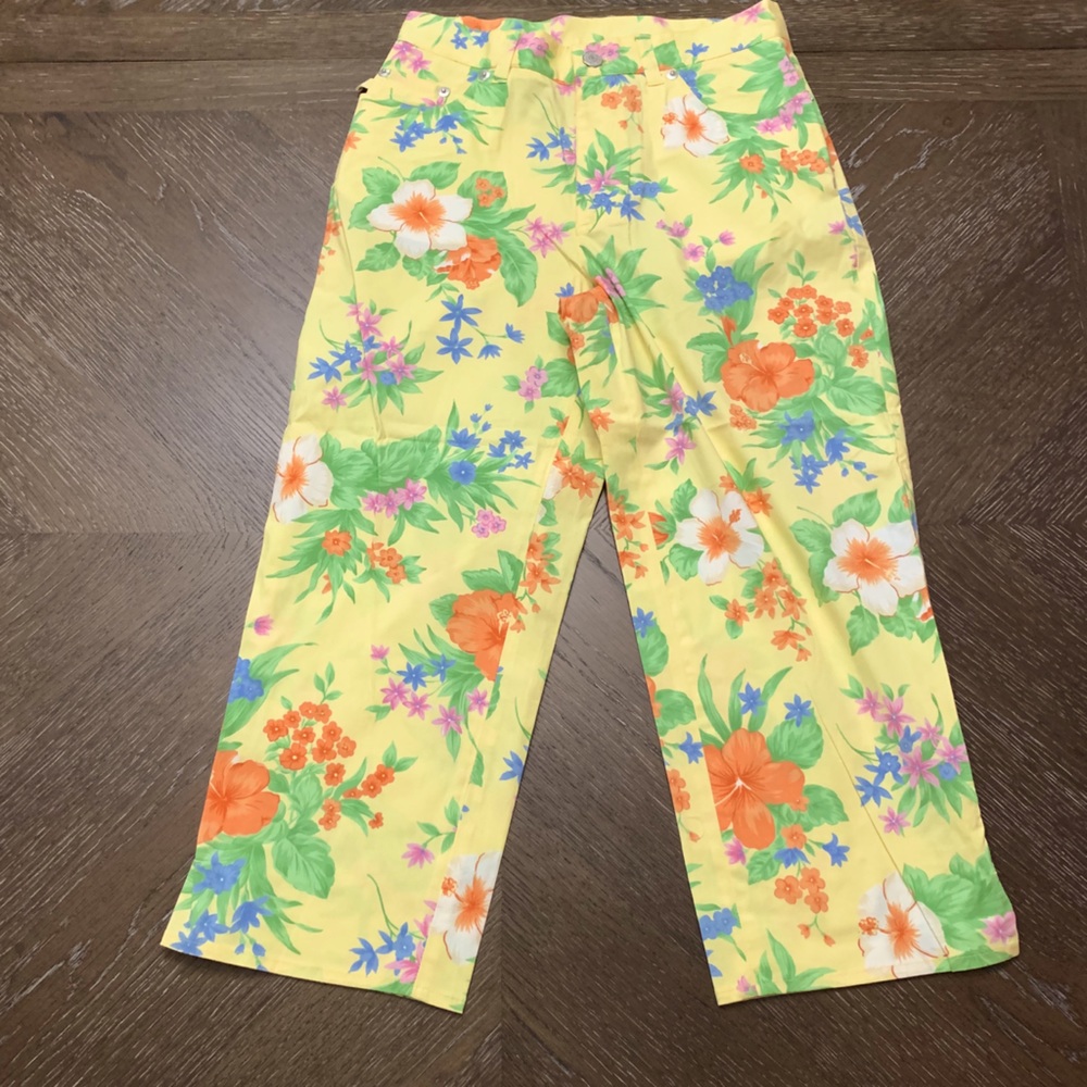 Vintage Lauren yellow floral five pocket cropped pants. size 2P